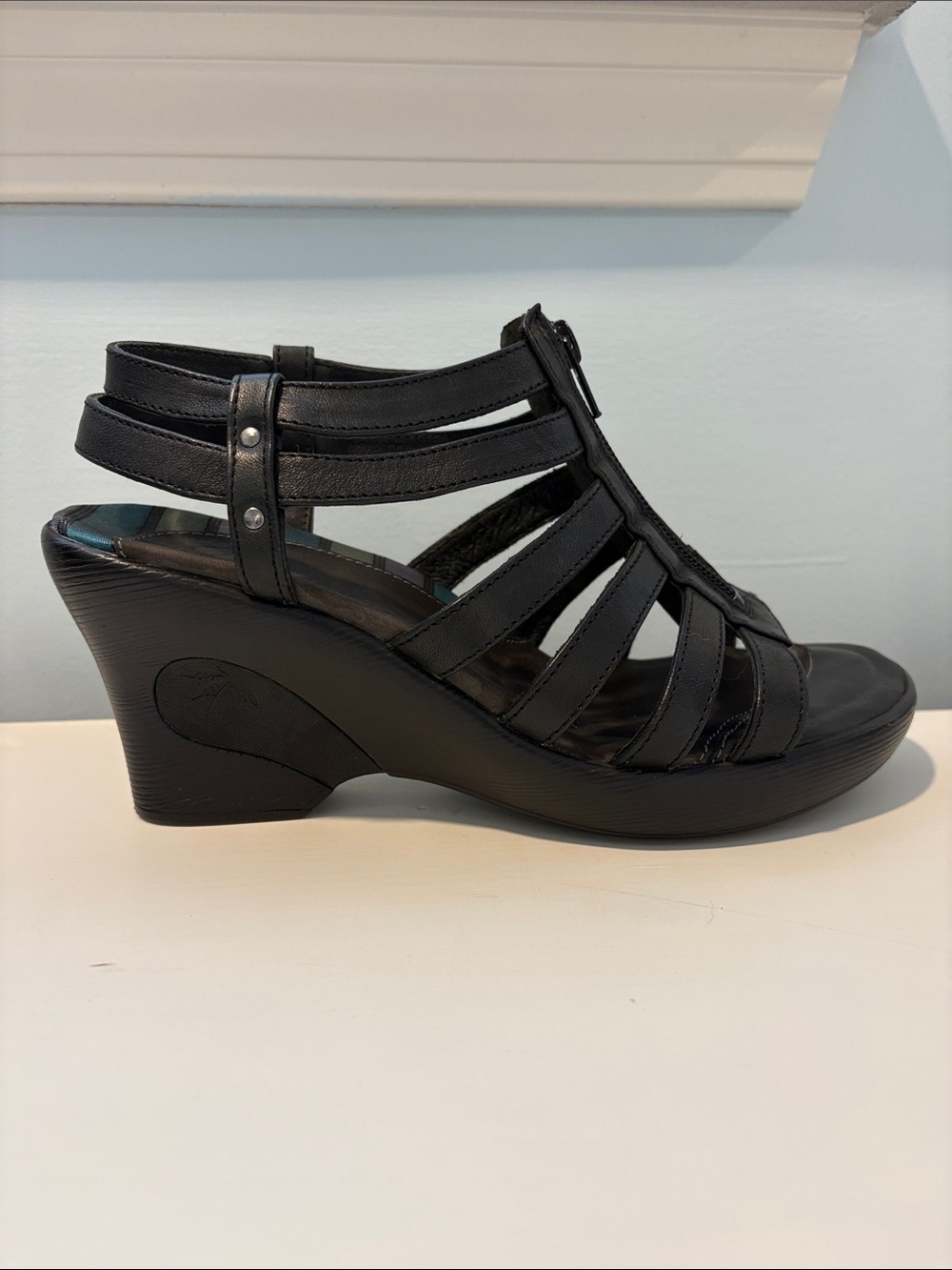 Women's Dromedaris Black Strappy Wedge Sandals - Comfy Casual or Dressy